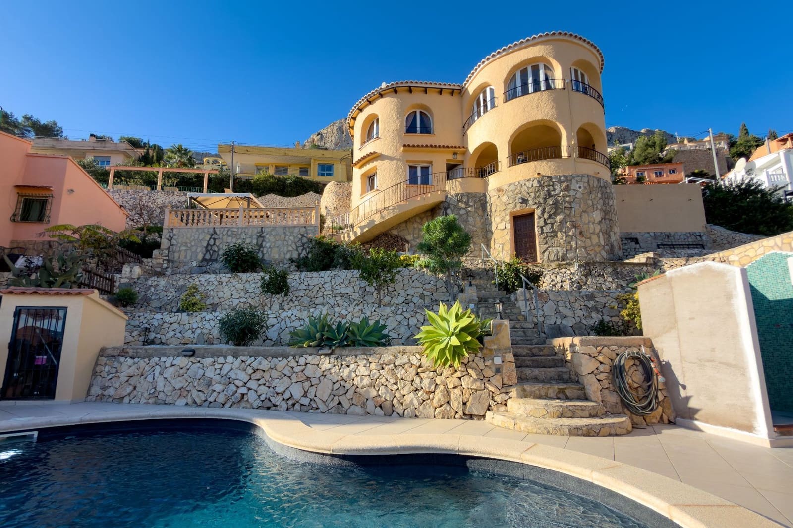 4 makuuhuone Huvila myytävänä paikassa Calpe / Calp mukana uima-altaan - 675 000 € (Ref: 9774325)