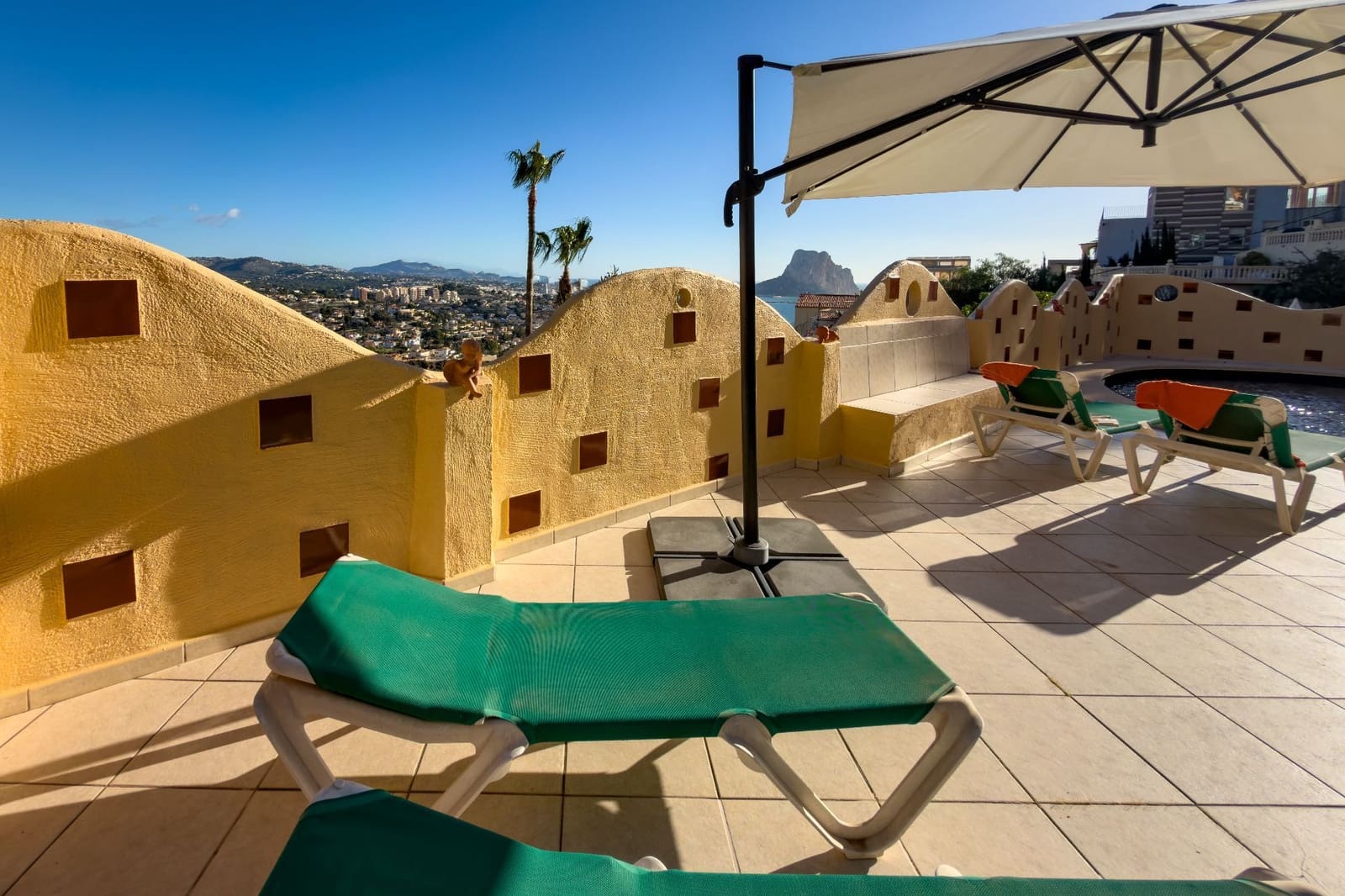 4 makuuhuone Huvila myytävänä paikassa Calpe / Calp mukana uima-altaan - 675 000 € (Ref: 9774325)