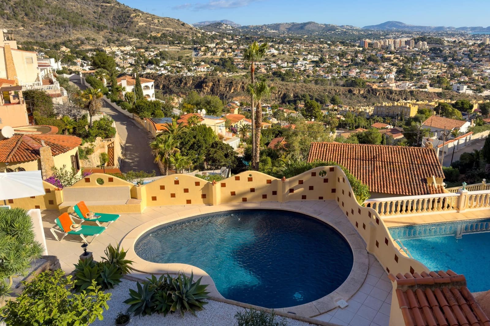 4 makuuhuone Huvila myytävänä paikassa Calpe / Calp mukana uima-altaan - 675 000 € (Ref: 9774325)