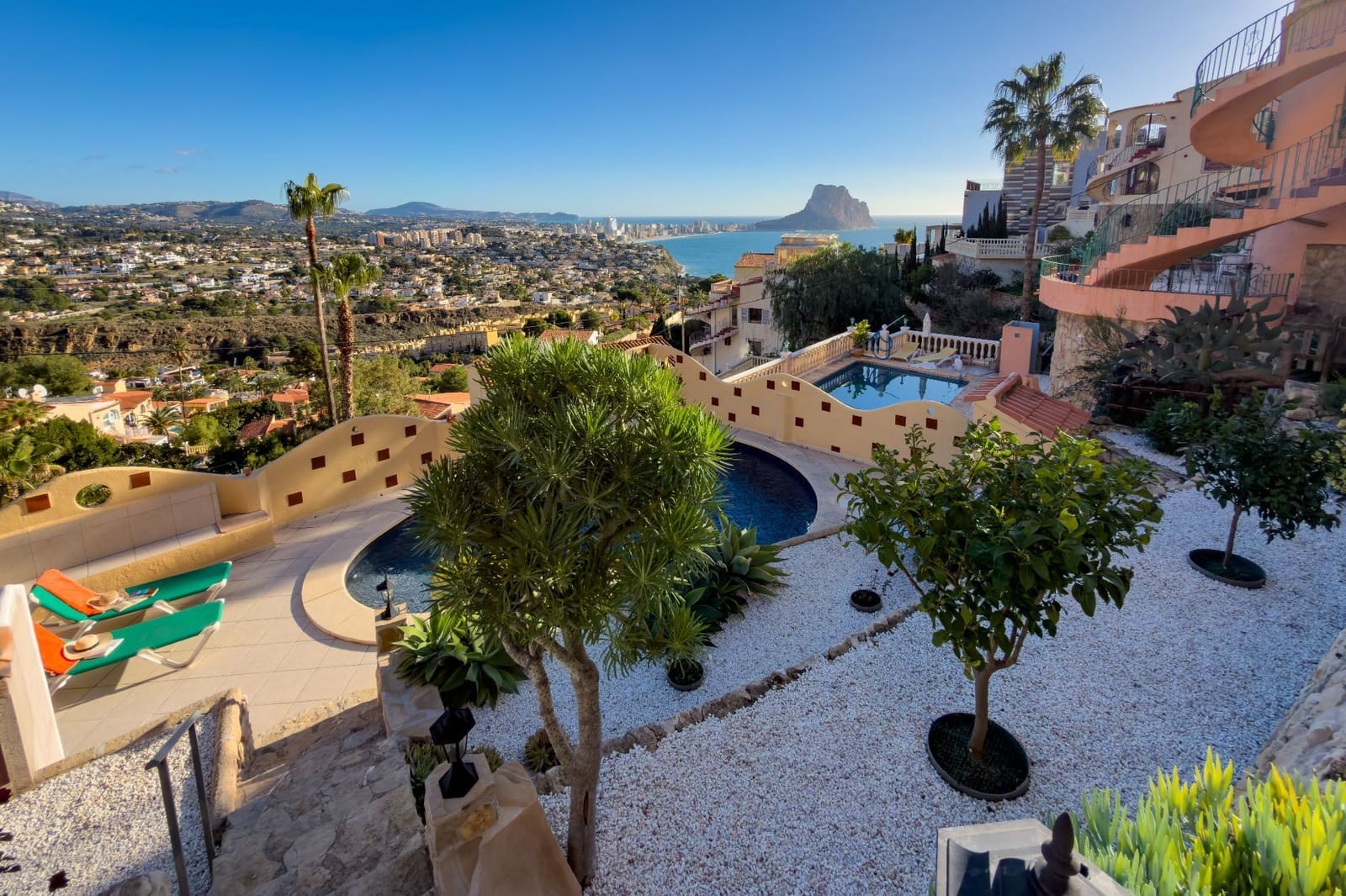 4 makuuhuone Huvila myytävänä paikassa Calpe / Calp mukana uima-altaan - 675 000 € (Ref: 9774325)