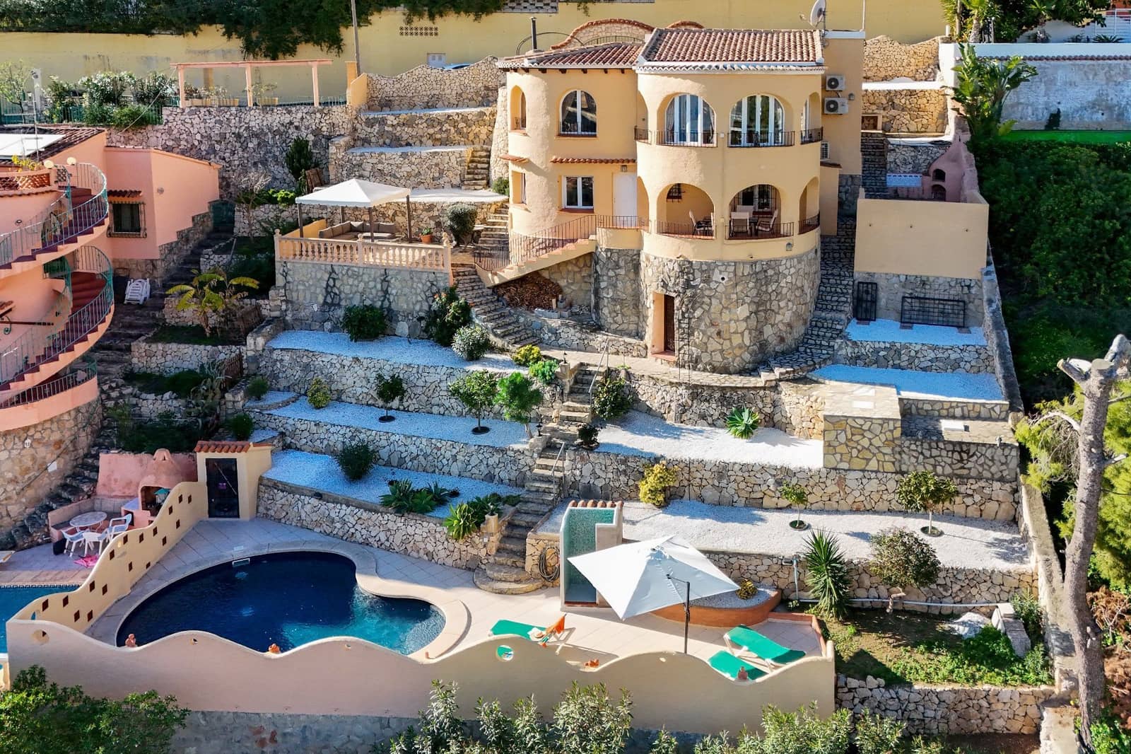 4 makuuhuone Huvila myytävänä paikassa Calpe / Calp mukana uima-altaan - 675 000 € (Ref: 9774325)