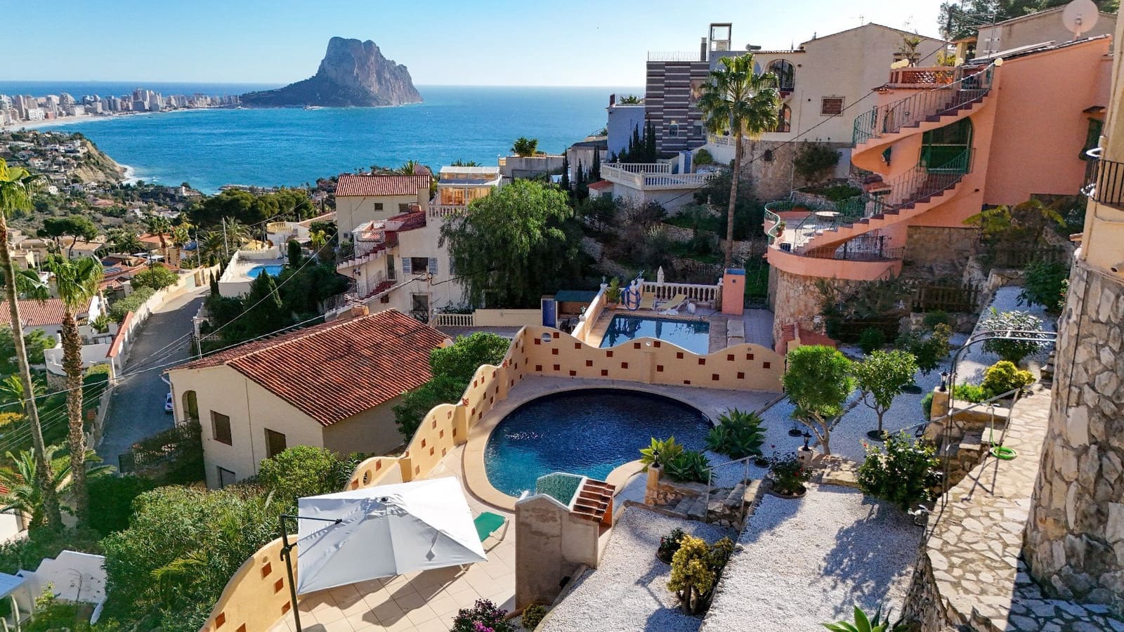 4 makuuhuone Huvila myytävänä paikassa Calpe / Calp mukana uima-altaan - 675 000 € (Ref: 9774325)