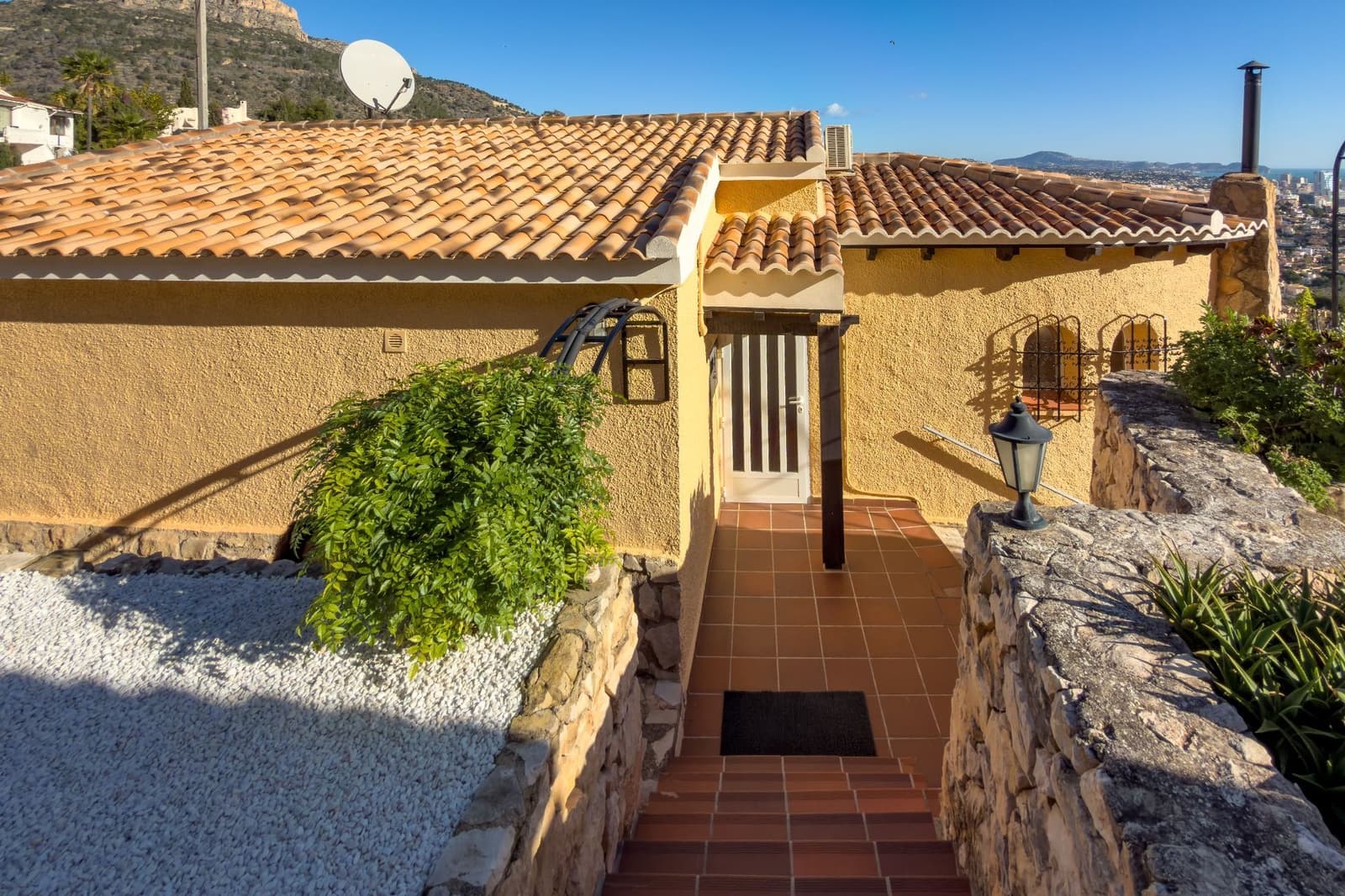 4 makuuhuone Huvila myytävänä paikassa Calpe / Calp mukana uima-altaan - 675 000 € (Ref: 9774325)