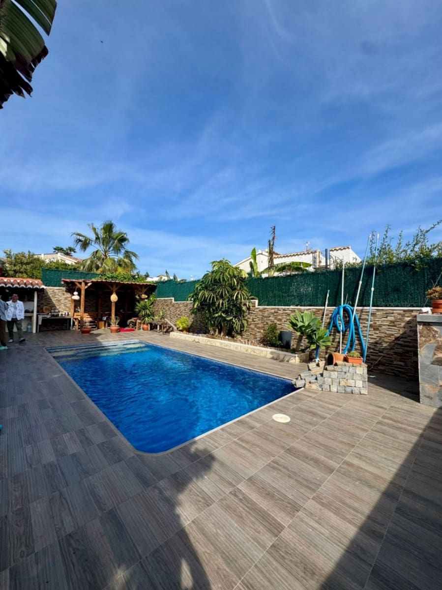 4 Zimmer Villa zu verkaufen in Calpe / Calp mit Pool - 900.000 € (Ref: 9778393)