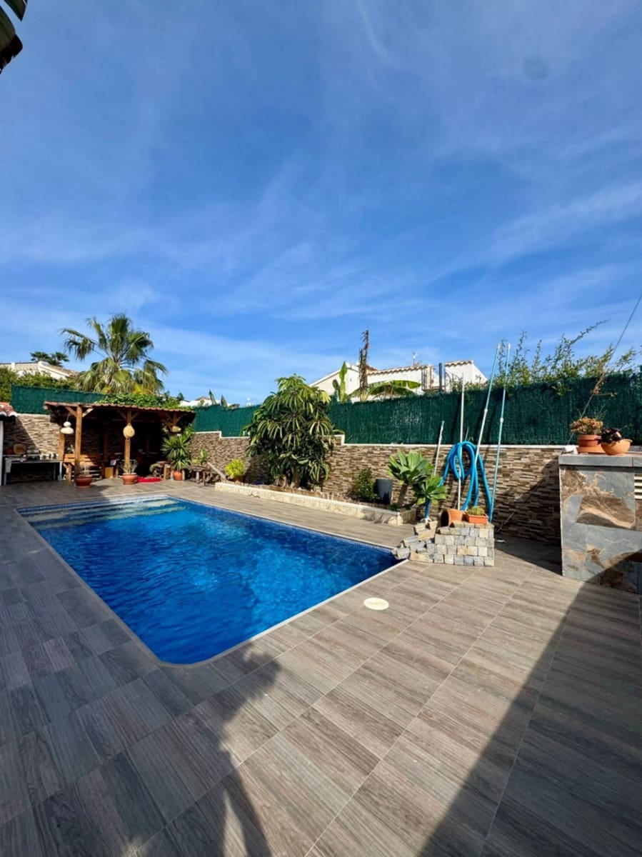 4 Zimmer Villa zu verkaufen in Calpe / Calp mit Pool - 900.000 € (Ref: 9778393)