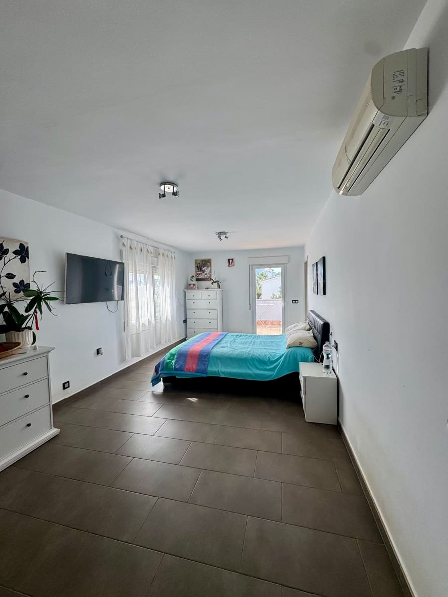 4 Zimmer Villa zu verkaufen in Calpe / Calp mit Pool - 900.000 € (Ref: 9778393)