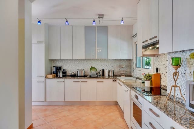 Chalet de 4 habitaciones en Benissa en venta con piscina - 1.100.000 € (Ref: 9804776)