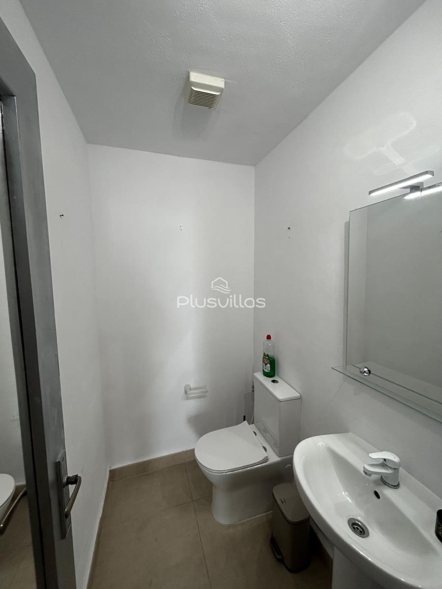 4 bedroom Commercial for sale in Calpe / Calp - € 99,000 (Ref: 9816087)