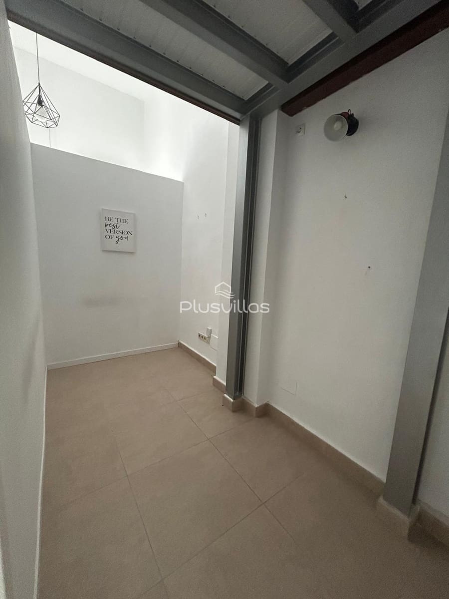 4 bedroom Commercial for sale in Calpe / Calp - € 99,000 (Ref: 9816087)