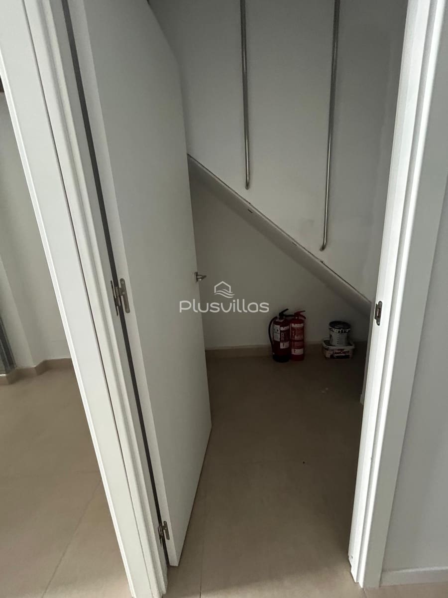 4 bedroom Commercial for sale in Calpe / Calp - € 99,000 (Ref: 9816087)