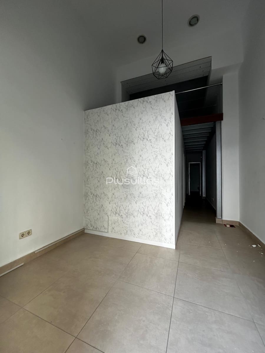 4 bedroom Commercial for sale in Calpe / Calp - € 99,000 (Ref: 9816087)