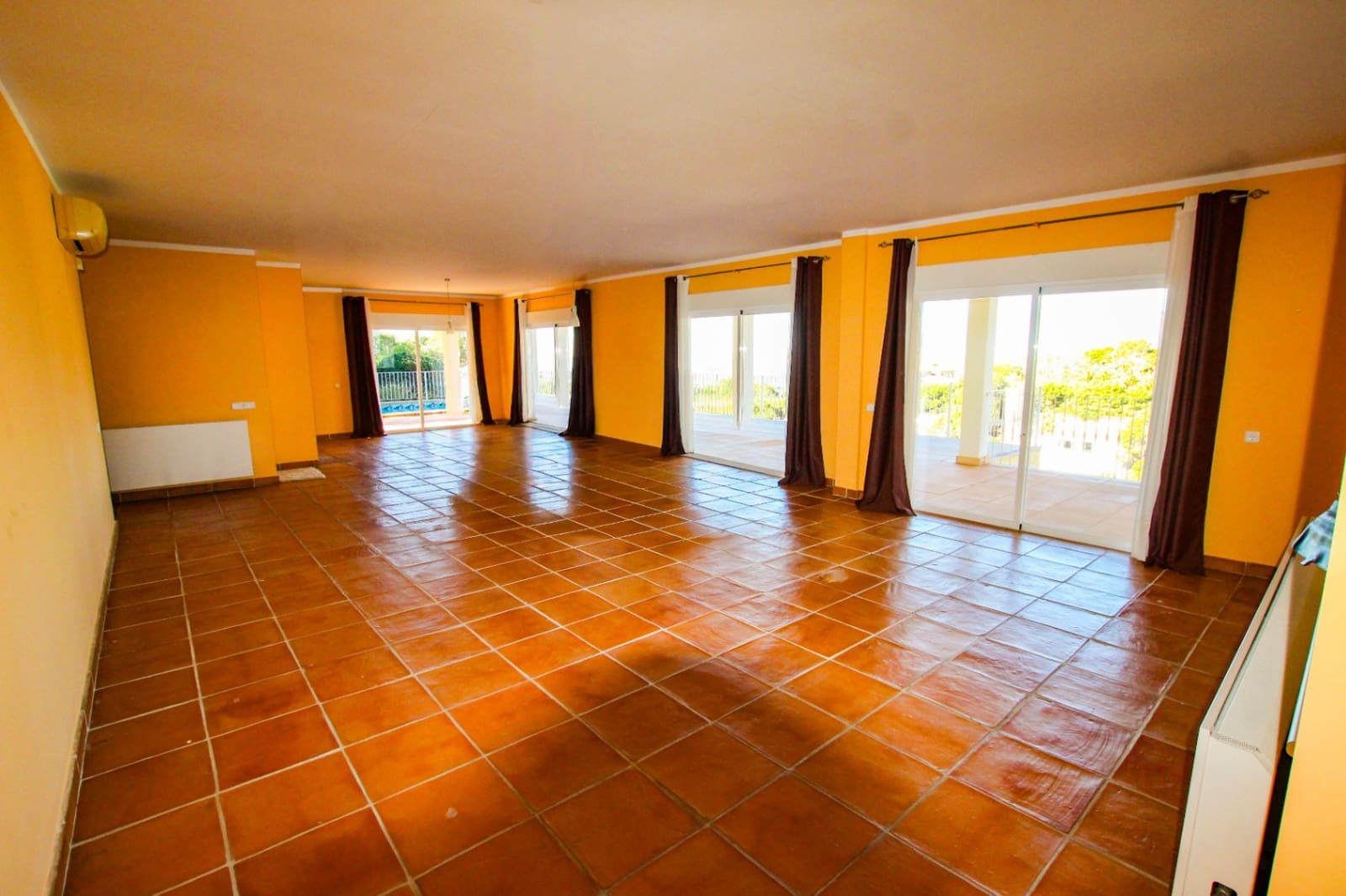 4 bedroom Villa for sale in Altea with pool - € 849,000 (Ref: 9820747)