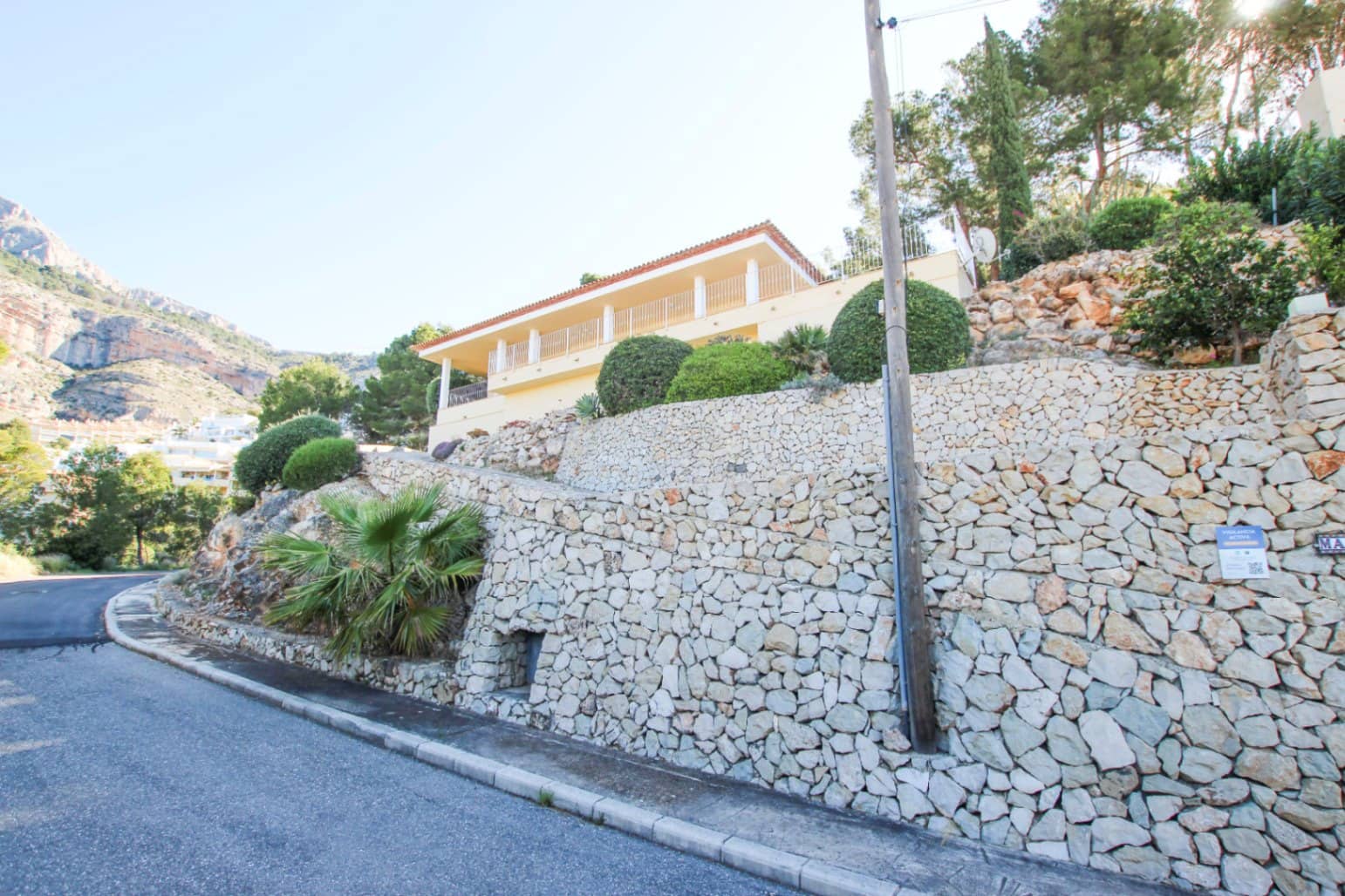4 bedroom Villa for sale in Altea with pool - € 849,000 (Ref: 9820747)