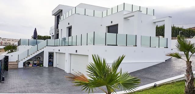 4 soveværelse Villa til salg i Pueblo, Calpe / Calp med swimmingpool - € 1.180.000 (Ref: 9820748)