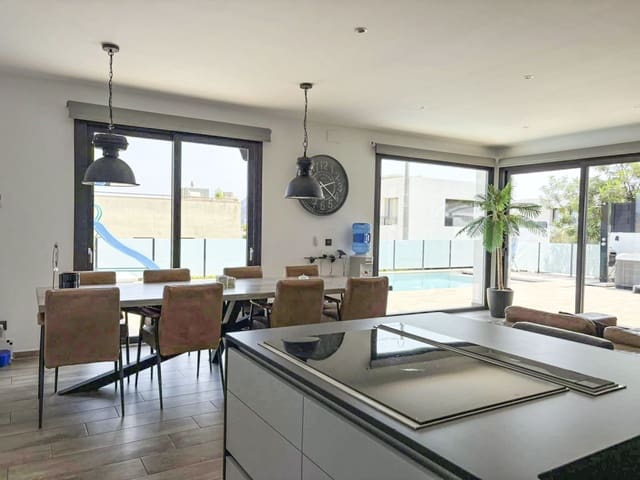 4 soveværelse Villa til salg i Pueblo, Calpe / Calp med swimmingpool - € 1.180.000 (Ref: 9820748)