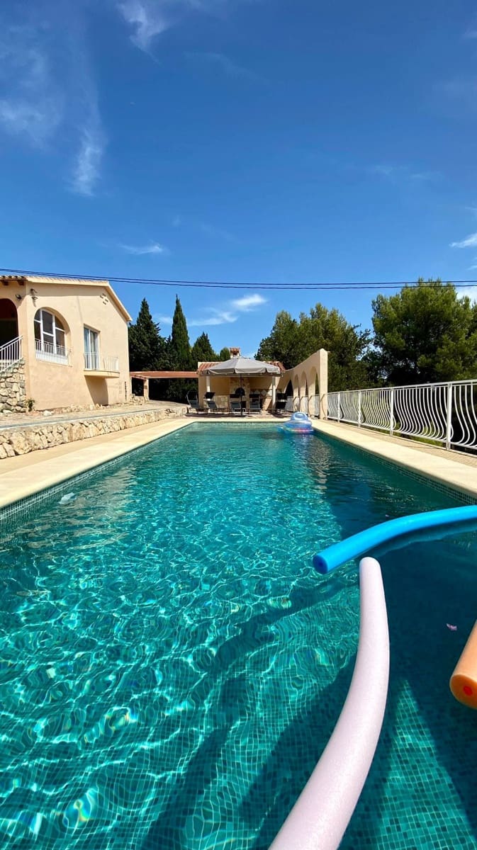 3 bedroom Villa for sale in Benissa with pool - € 849,500 (Ref: 9820749)