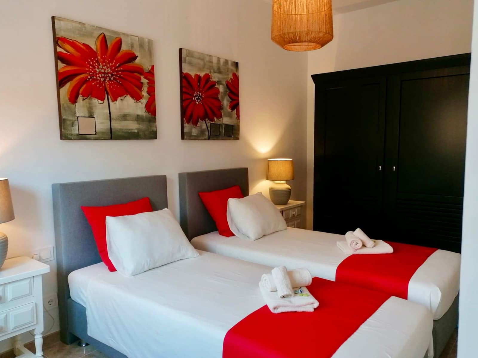 3 bedroom Villa for sale in Benissa with pool - € 849,500 (Ref: 9820749)
