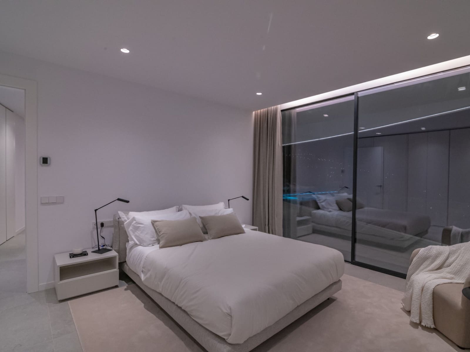4 bedroom Villa for sale in Altea with pool - € 2,290,000 (Ref: 9823108)