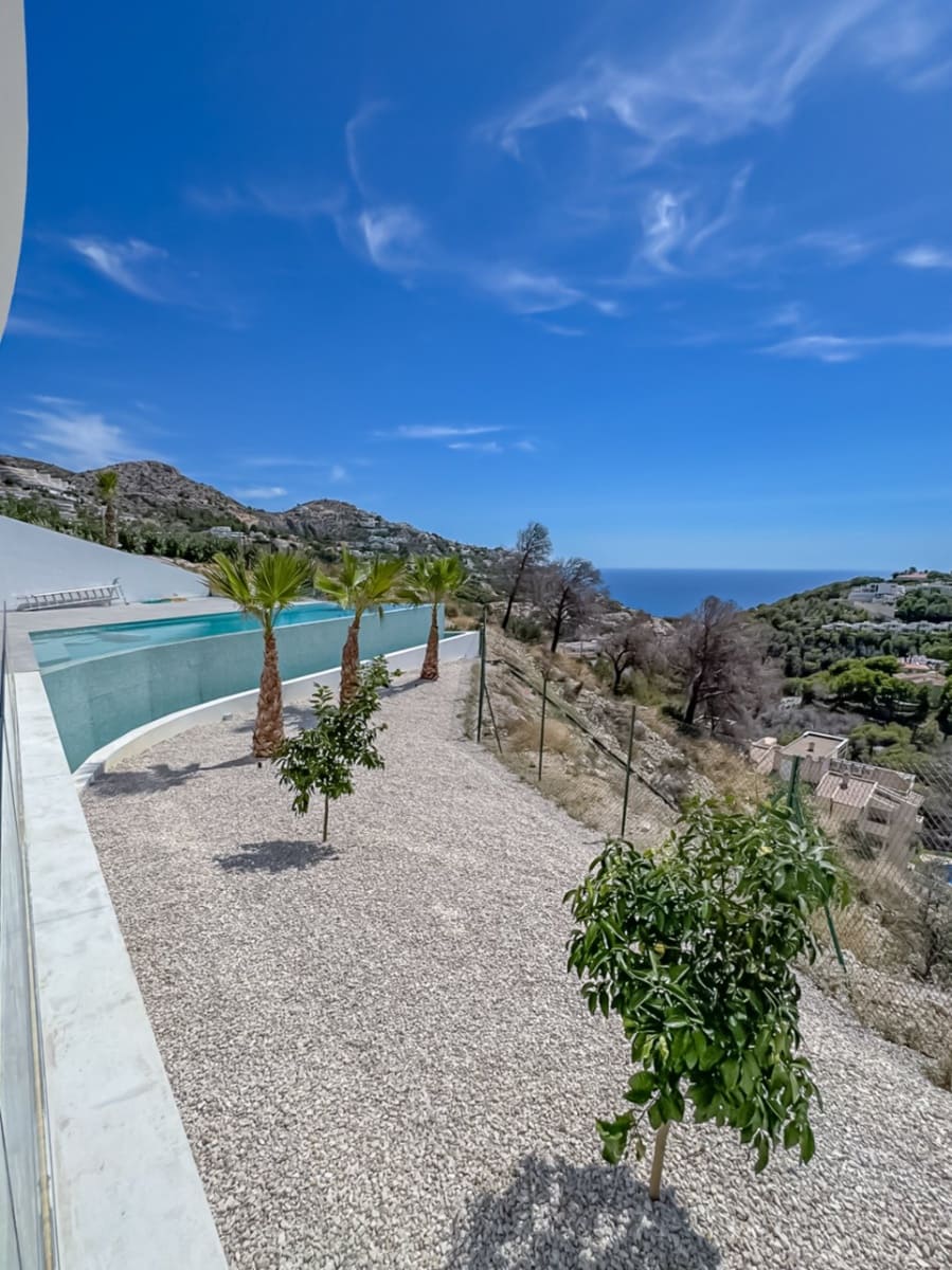 4 bedroom Villa for sale in Altea with pool - € 2,290,000 (Ref: 9823108)