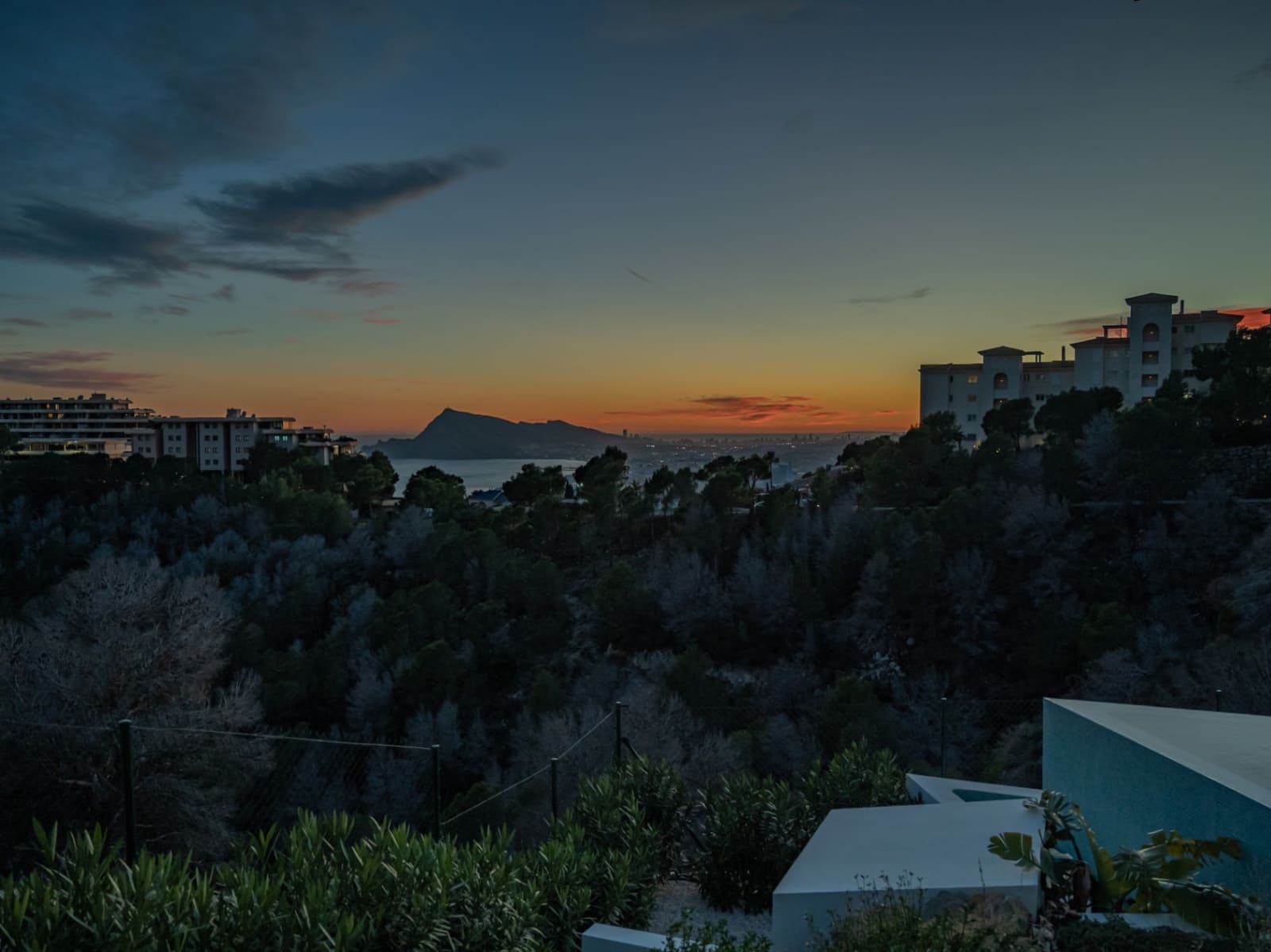 4 bedroom Villa for sale in Altea with pool - € 2,290,000 (Ref: 9823108)