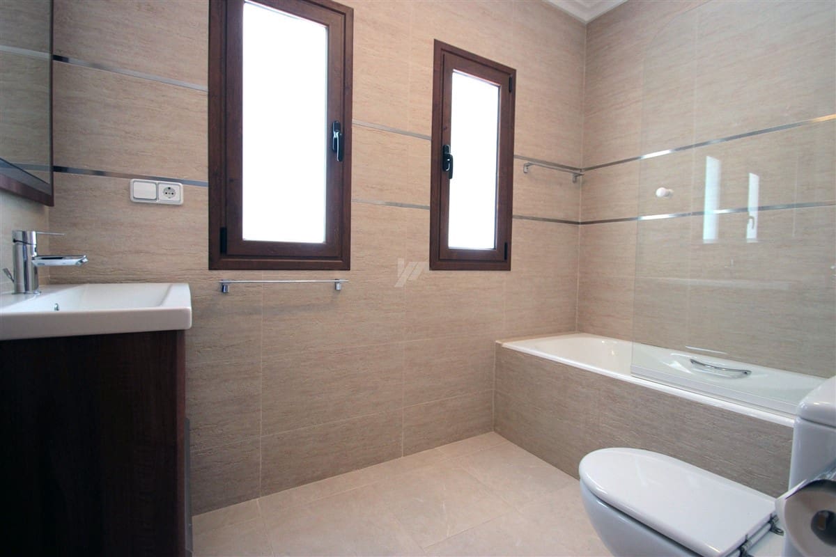 6 soverom Villa til salgs i Moraira med svømmebasseng - € 2 700 000 (Ref: 9836741)
