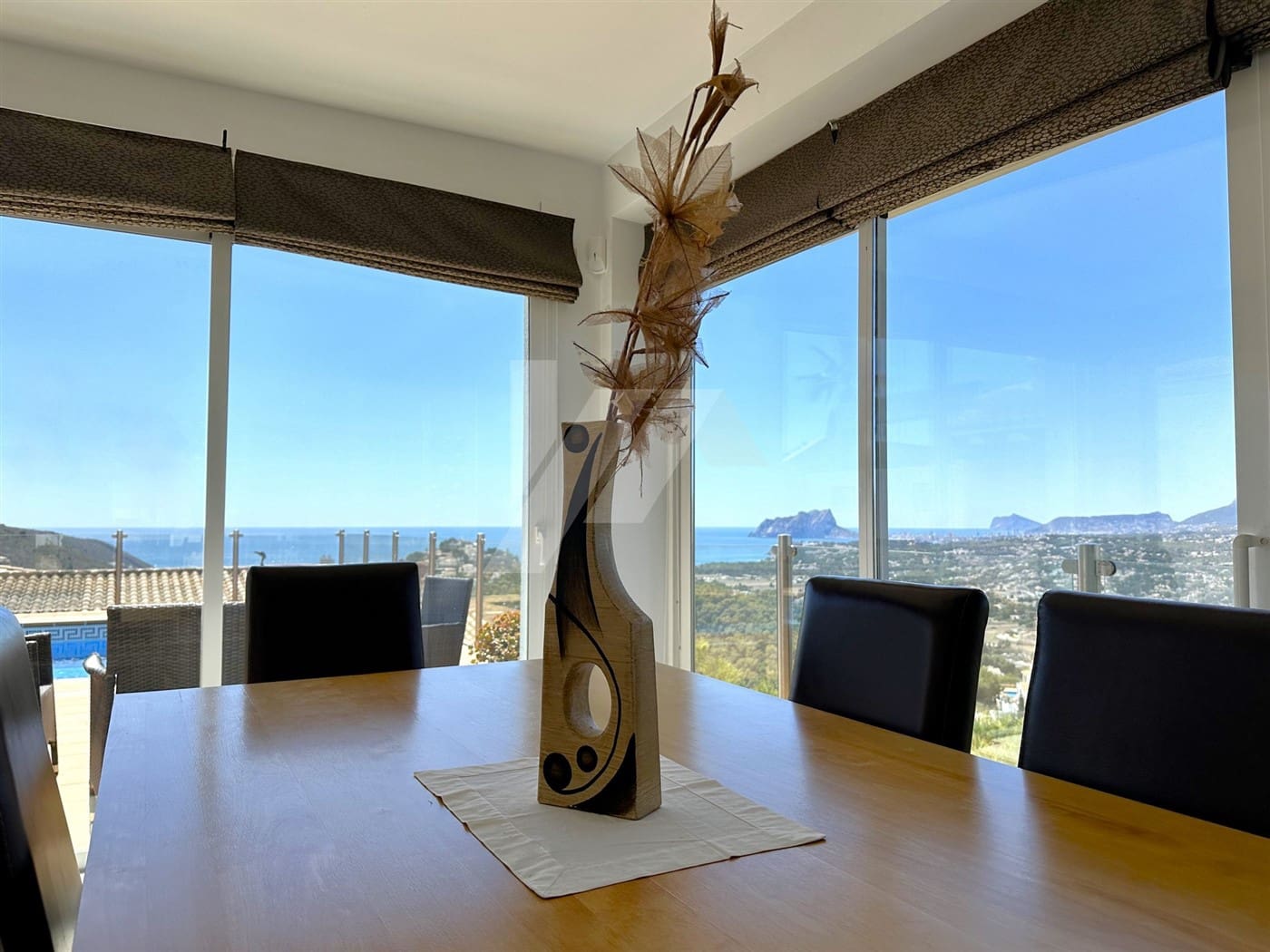 3 bedroom Villa for sale in Moraira with pool - € 990,000 (Ref: 9839650)