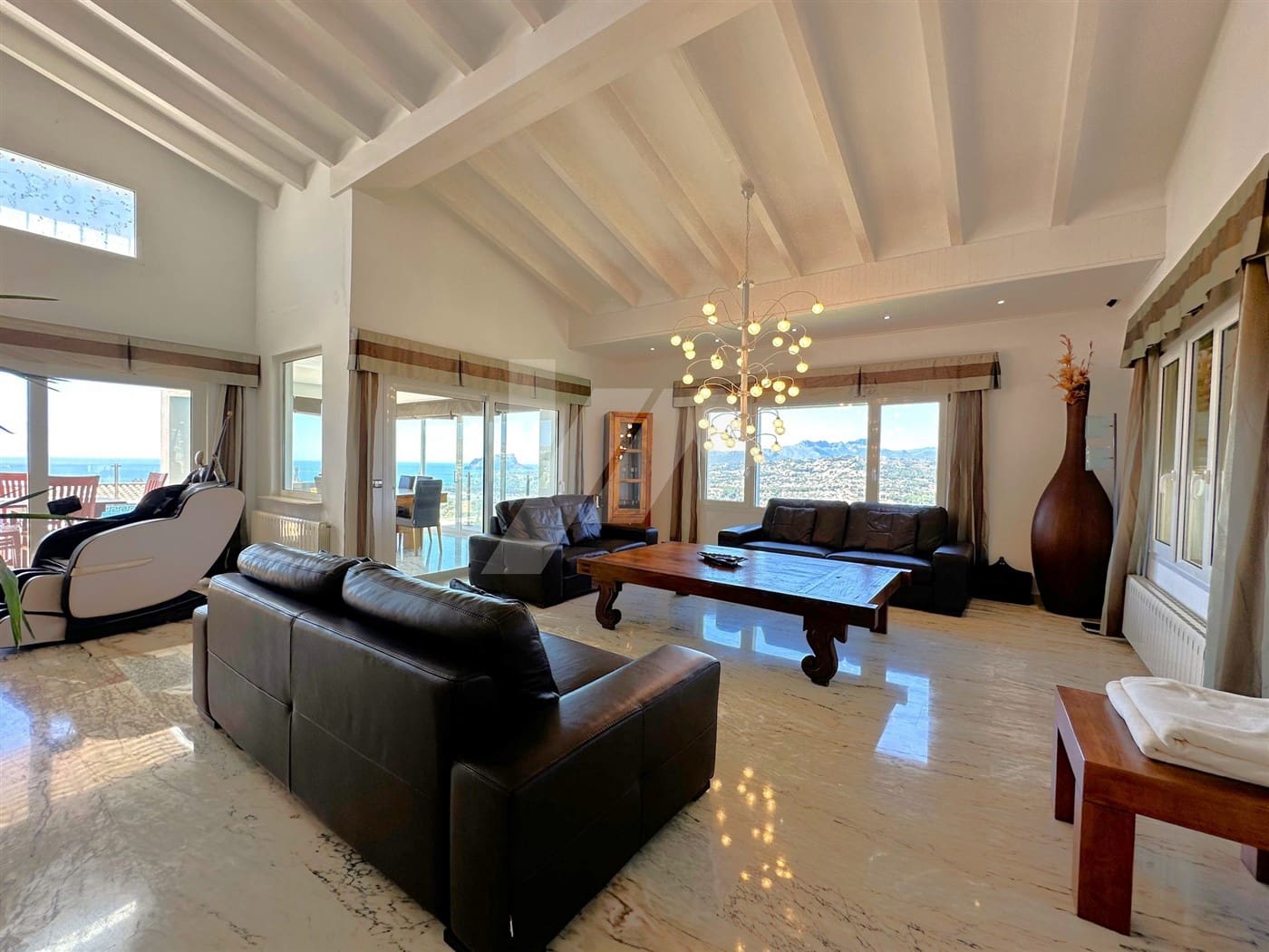 3 bedroom Villa for sale in Moraira with pool - € 990,000 (Ref: 9839650)