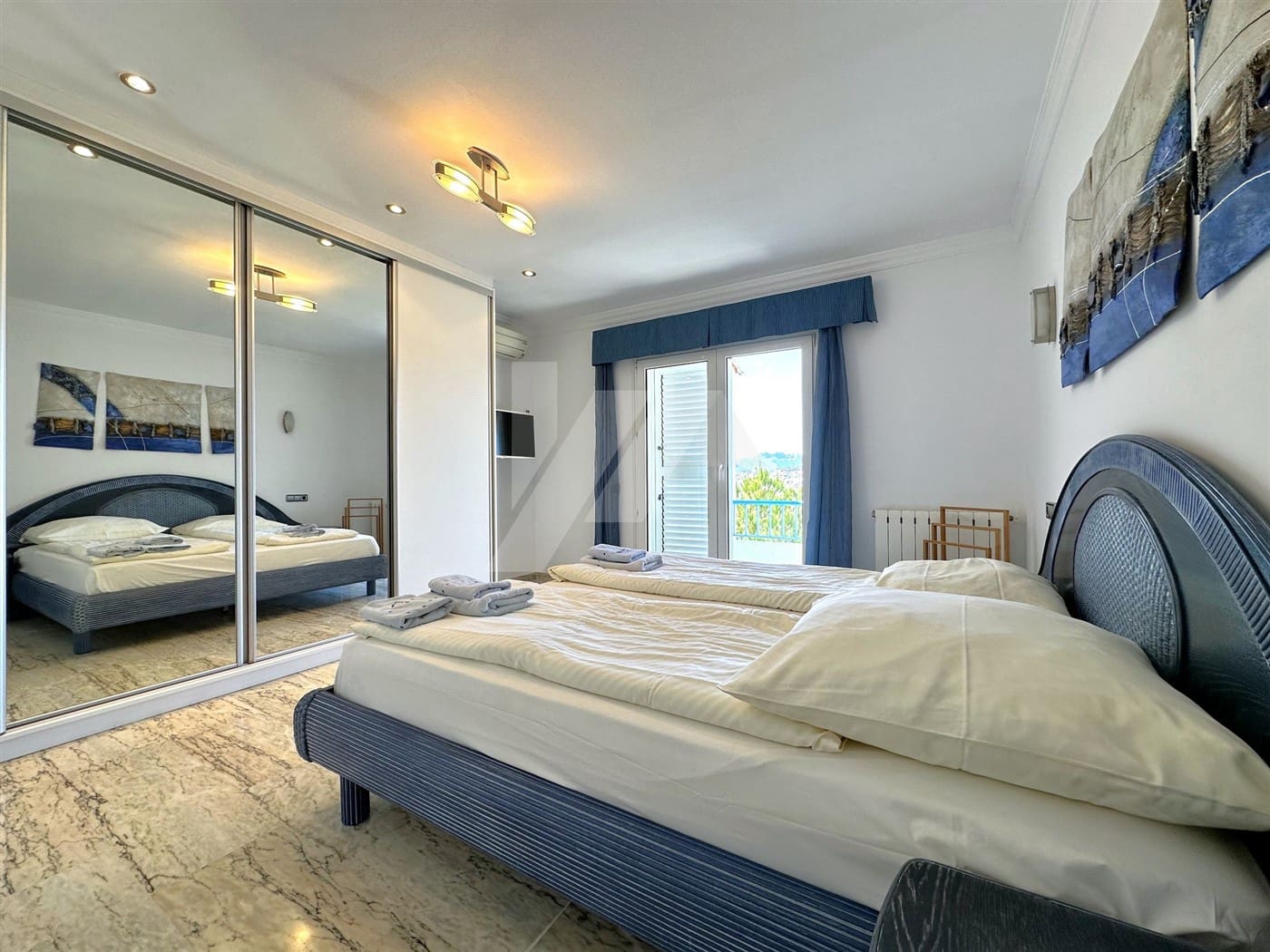 3 bedroom Villa for sale in Moraira with pool - € 990,000 (Ref: 9839650)