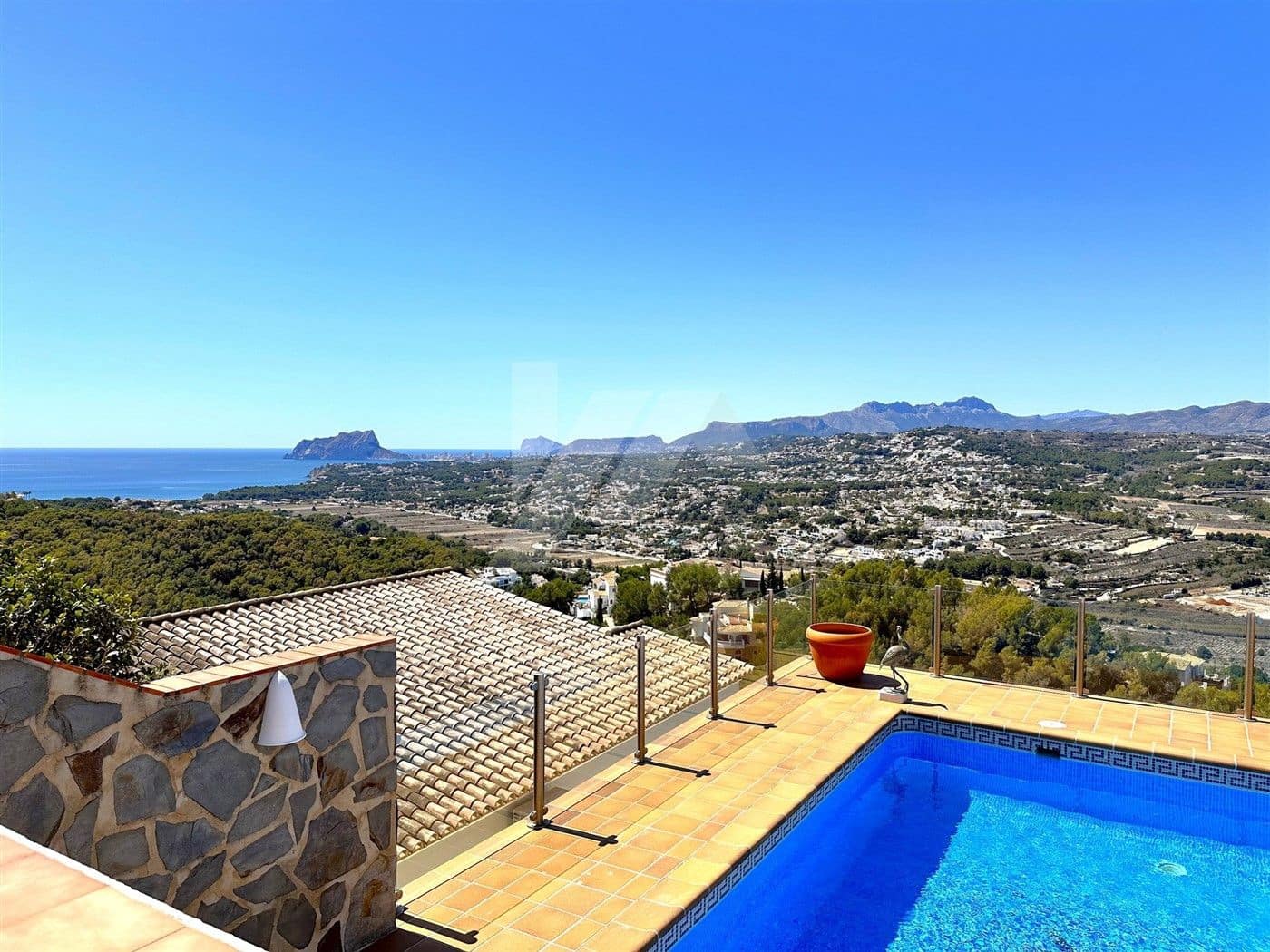 3 bedroom Villa for sale in Moraira with pool - € 990,000 (Ref: 9839650)