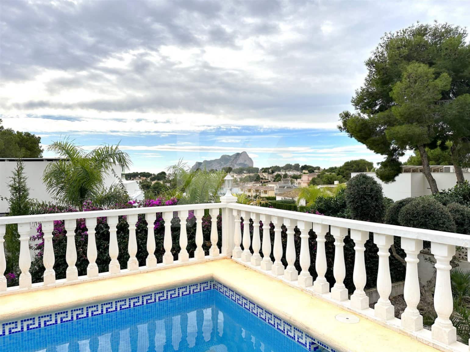 5 bedroom Villa for sale in Benissa with pool - € 700,000 (Ref: 9839658)