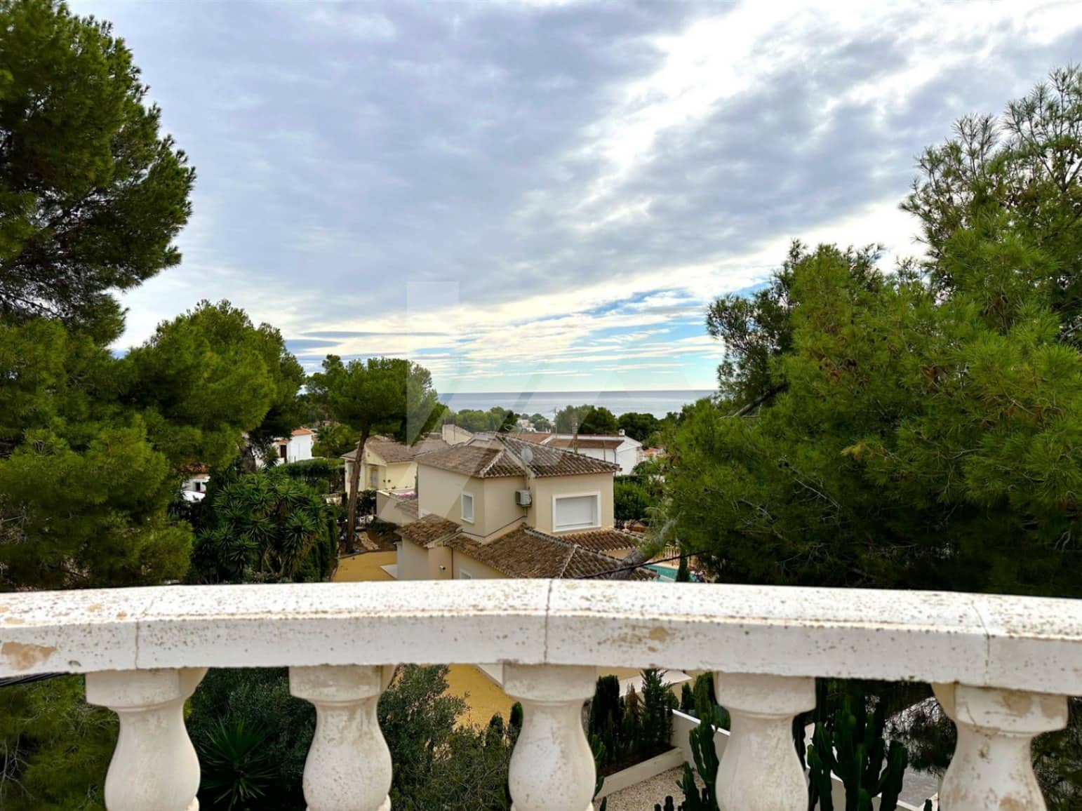 5 bedroom Villa for sale in Benissa with pool - € 700,000 (Ref: 9839658)