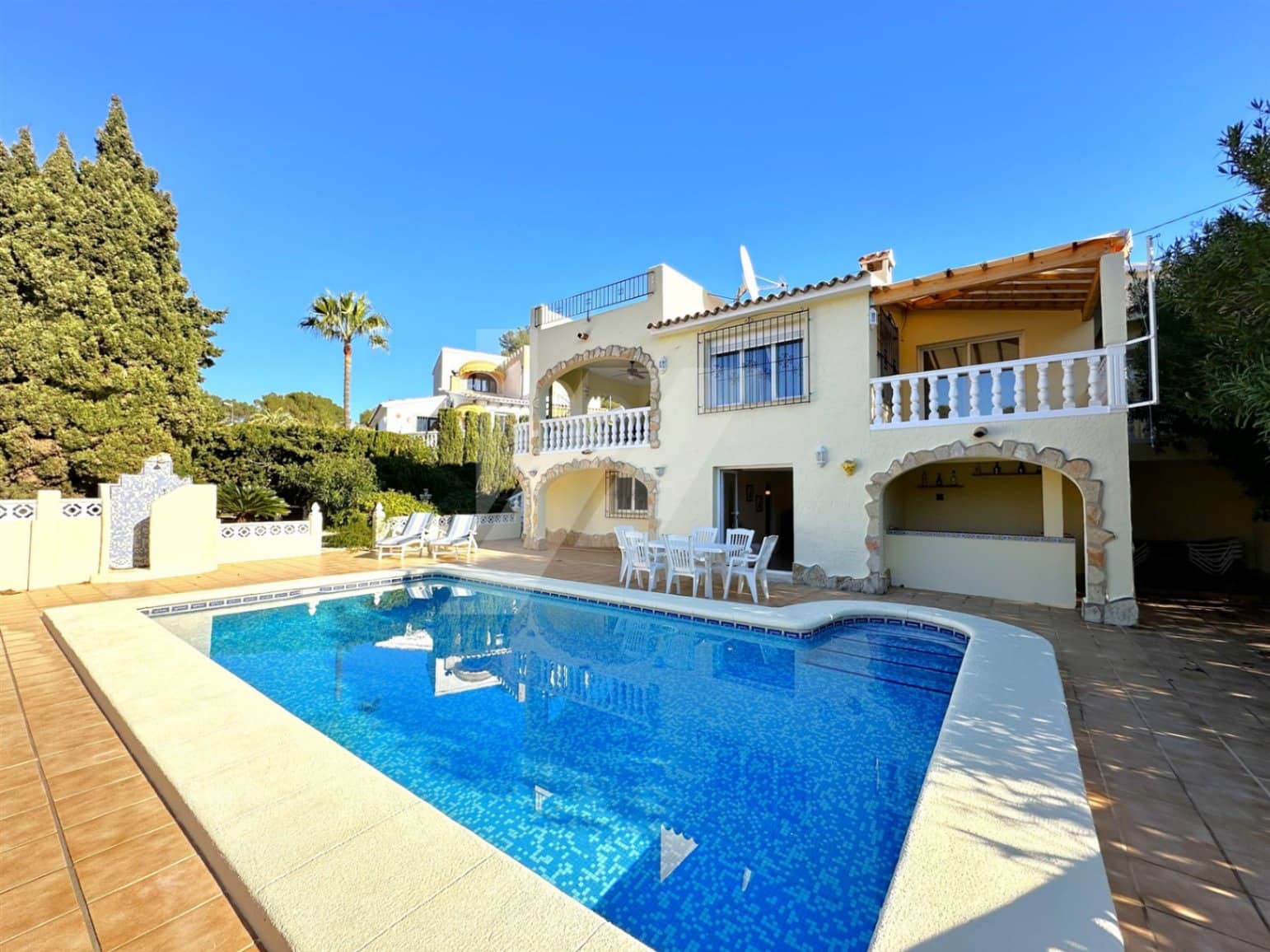 4 bedroom Villa for sale in Benissa with pool - € 650,000 (Ref: 9839660)
