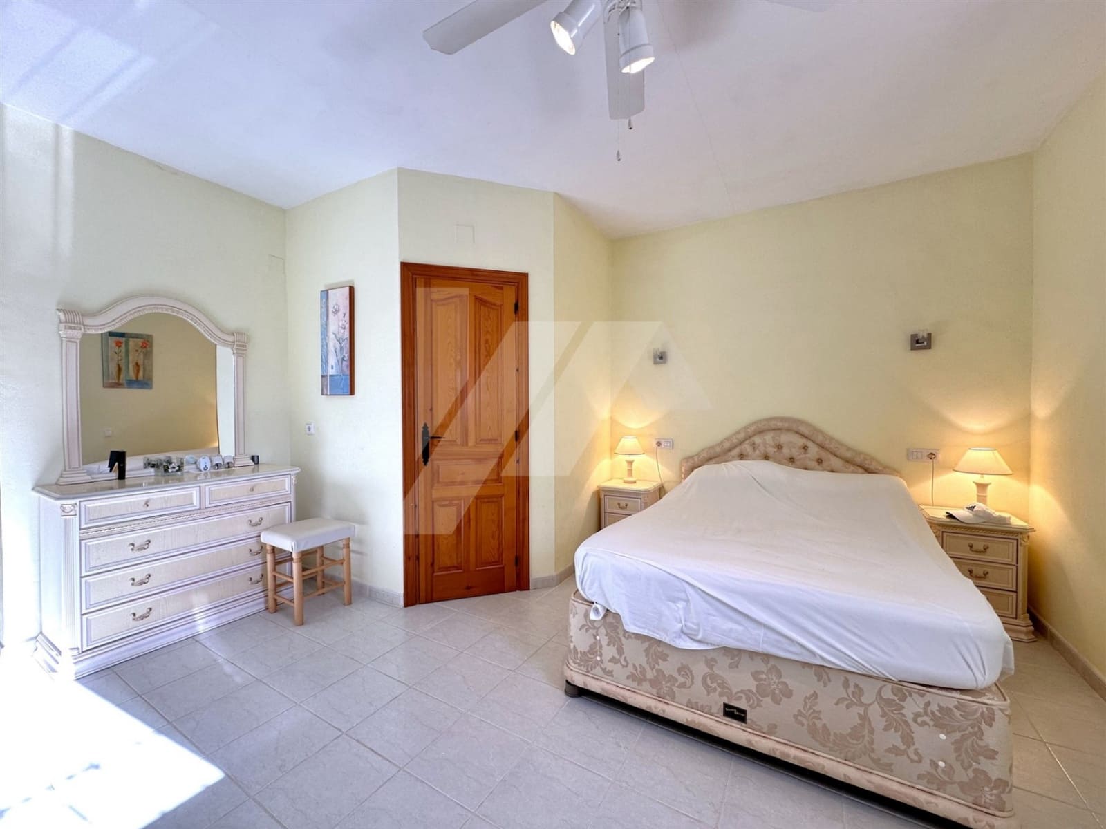 4 bedroom Villa for sale in Benissa with pool - € 650,000 (Ref: 9839660)