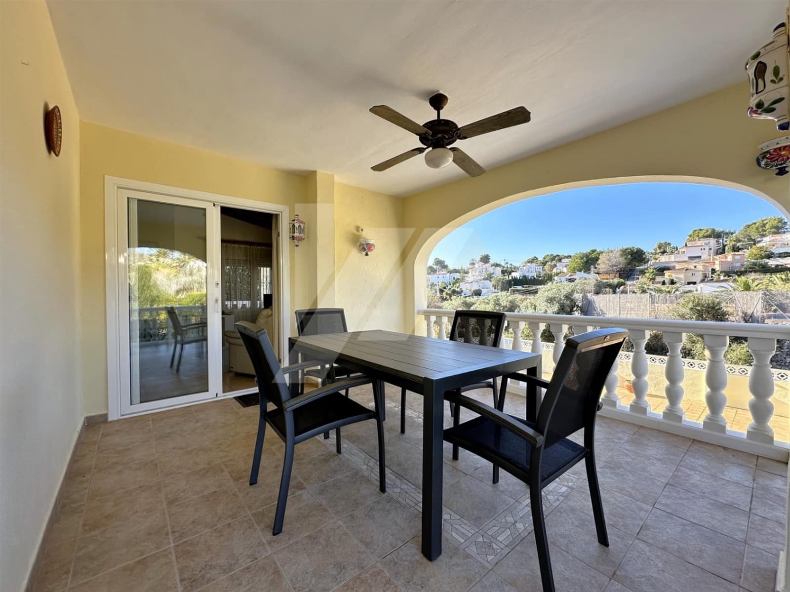 4 bedroom Villa for sale in Benissa with pool - € 650,000 (Ref: 9839660)