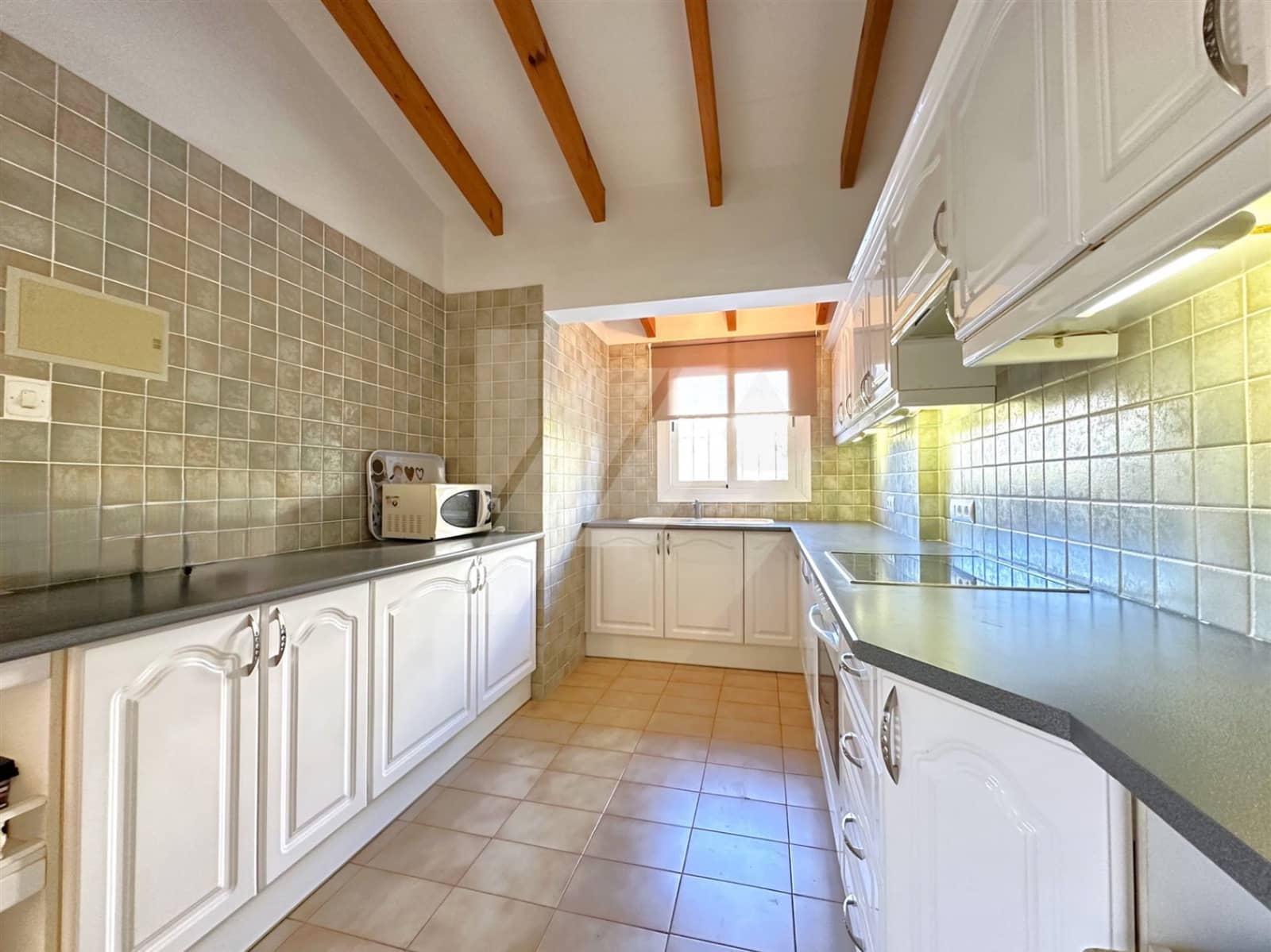 4 bedroom Villa for sale in Benissa with pool - € 650,000 (Ref: 9839660)