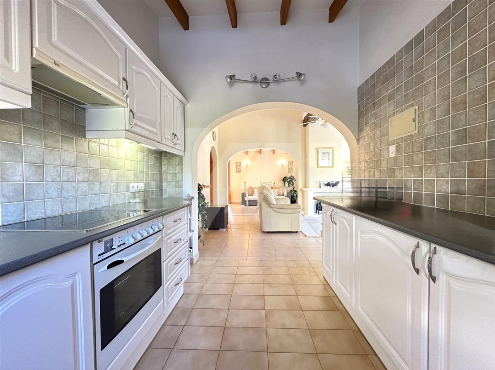 4 bedroom Villa for sale in Benissa with pool - € 650,000 (Ref: 9839660)