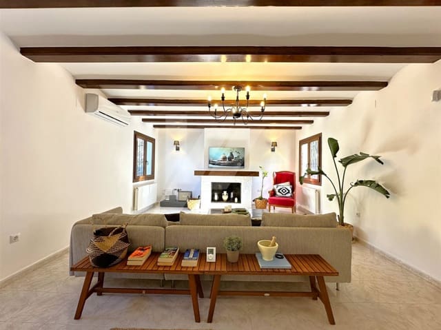 3 soverom Villa til salgs i Casco Urbano, Teulada-Moraira med svømmebasseng - € 895 000 (Ref: 9839661)