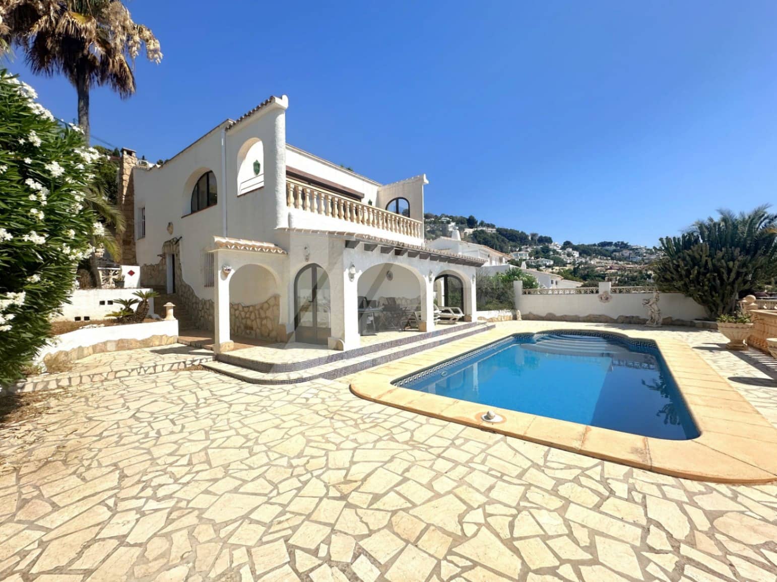 3 soverom Villa til salgs i Moraira med svømmebasseng - € 805 000 (Ref: 9839666)
