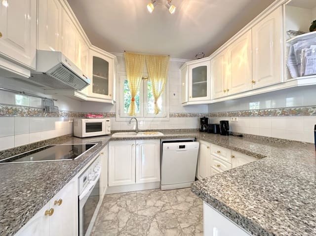 3 soverom Villa til salgs i Casco Urbano, Teulada-Moraira med svømmebasseng - € 650 000 (Ref: 9839667)