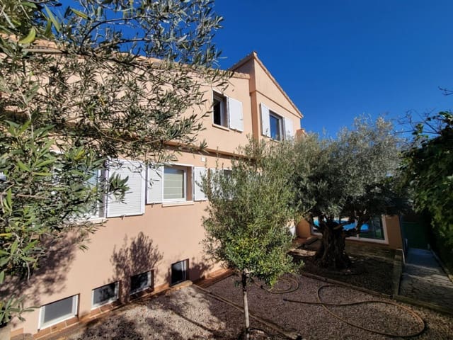 5 chambre Villa/Maison à vendre à Pueblo, Calpe / Calp avec piscine - 980 000 € (Ref: 9860405)