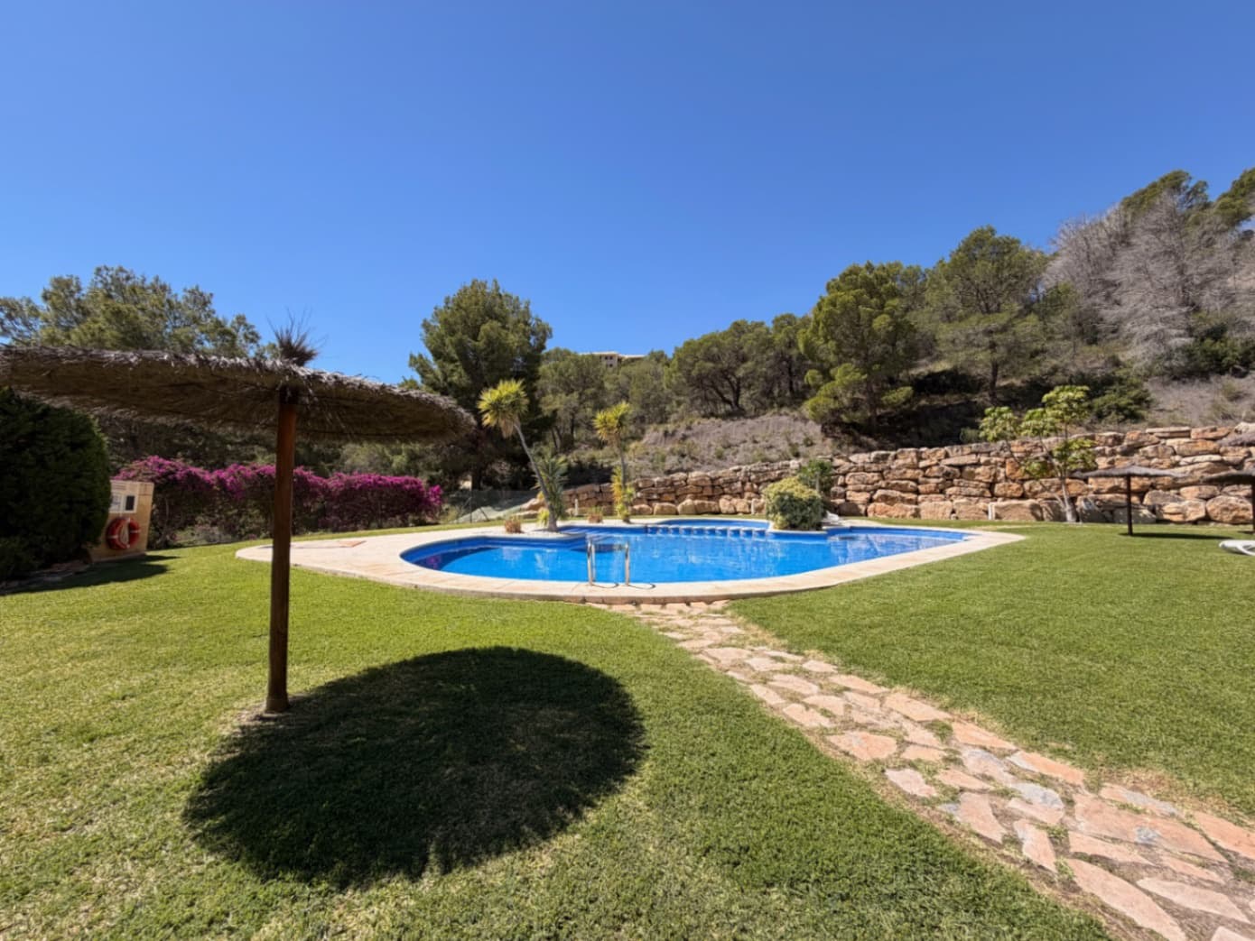 2 bedroom Apartment for sale in Altea with pool - € 375,000 (Ref: 9867269)
