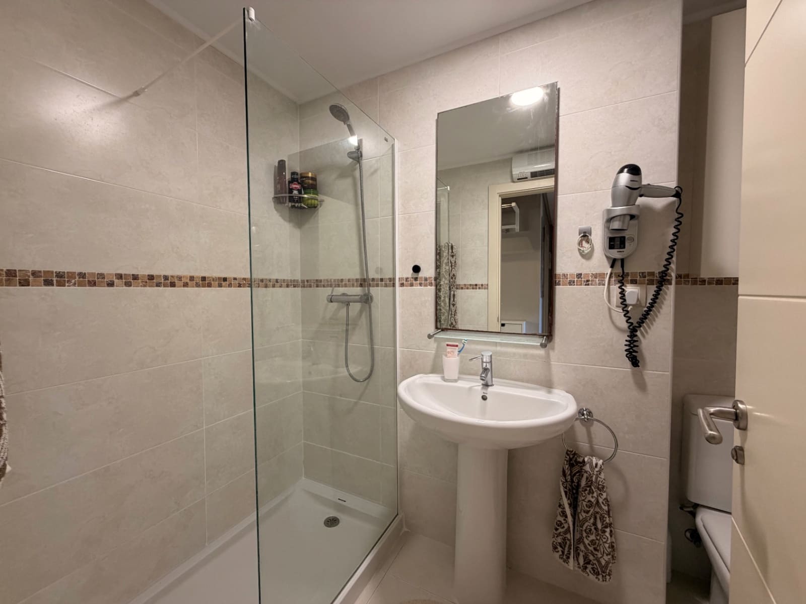 2 bedroom Apartment for sale in Altea with pool - € 375,000 (Ref: 9867269)