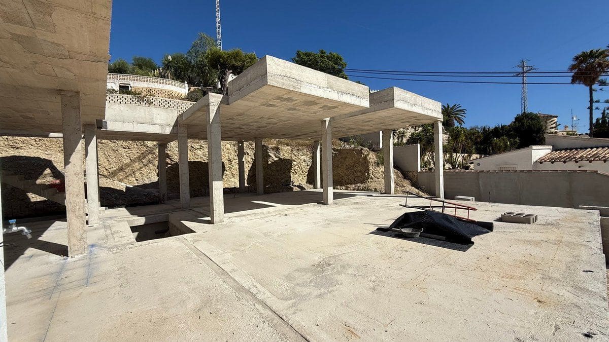 3 bedroom Villa for sale in Benissa with pool - € 1,890,000 (Ref: 9879218)