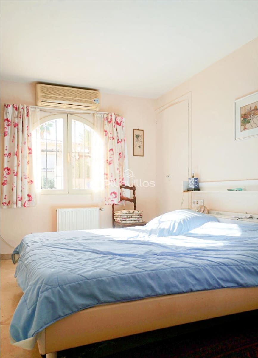 4 slaapkamer Villa te koop in Calpe / Calp met zwembad - € 550.000 (Ref: 9892651)