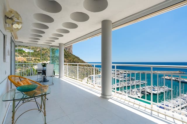Apartamento de 3 habitaciones en Calpe / Calp en venta con piscina - 890.000 € (Ref: 9896903)