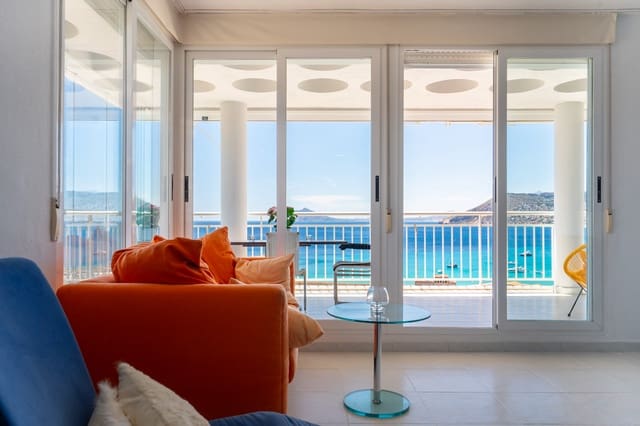Apartamento de 3 habitaciones en Calpe / Calp en venta con piscina - 890.000 € (Ref: 9896903)