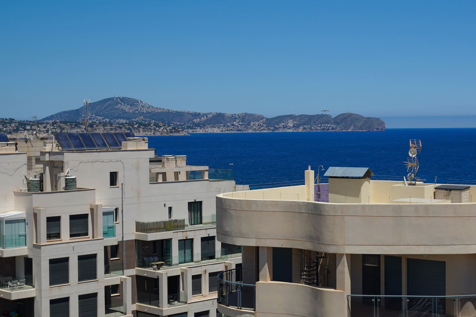 Apartamento de 3 habitaciones en Calpe / Calp en venta con piscina - 890.000 € (Ref: 9896903)