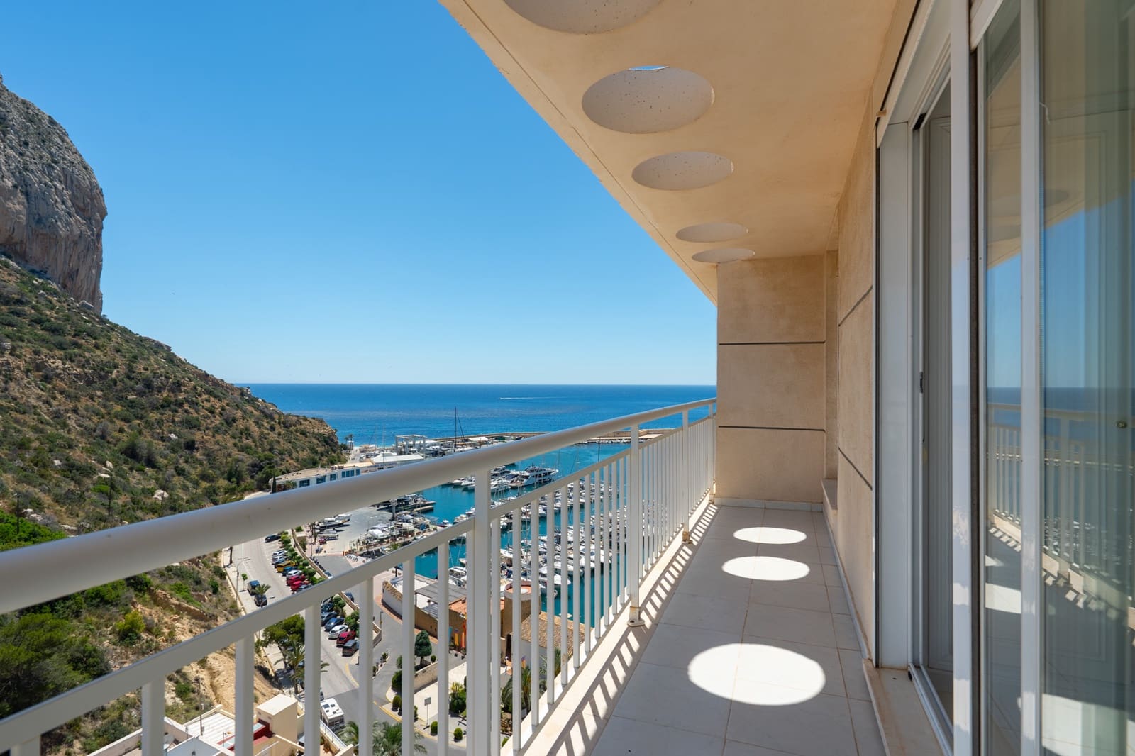 Apartamento de 3 habitaciones en Calpe / Calp en venta con piscina - 890.000 € (Ref: 9896903)