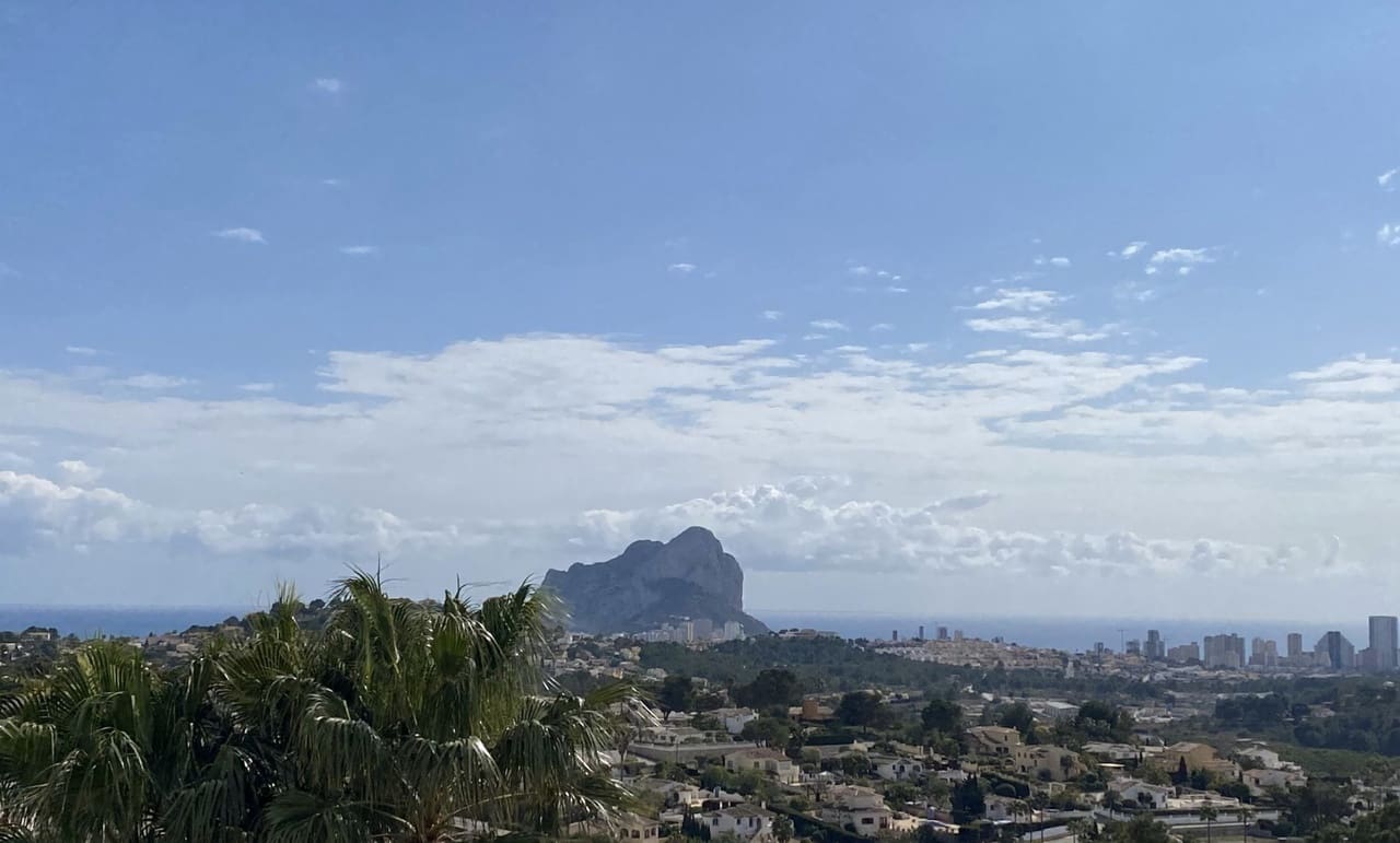 4 bedroom Villa for sale in Calpe / Calp with pool - € 1,150,000 (Ref: 9896907)