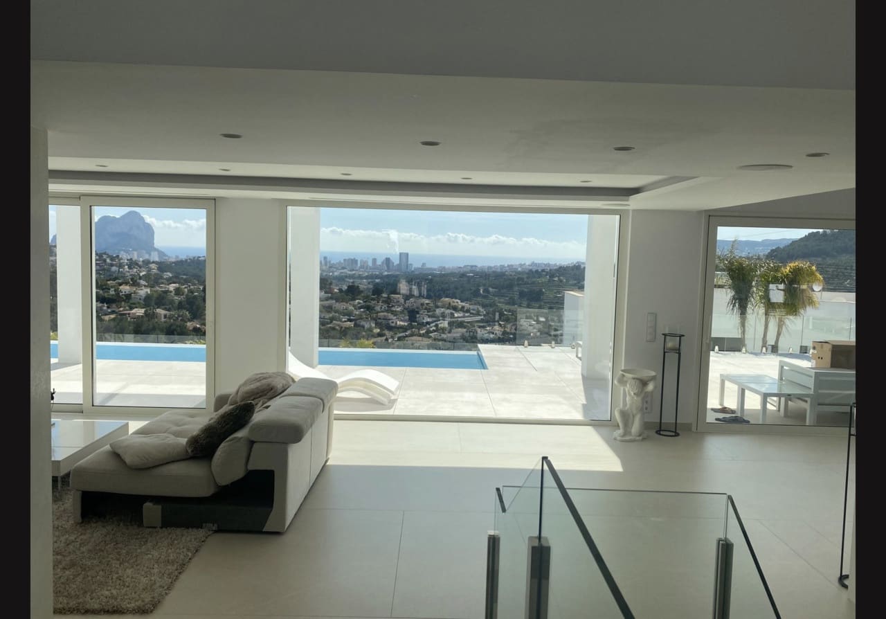 4 bedroom Villa for sale in Calpe / Calp with pool - € 1,150,000 (Ref: 9896907)